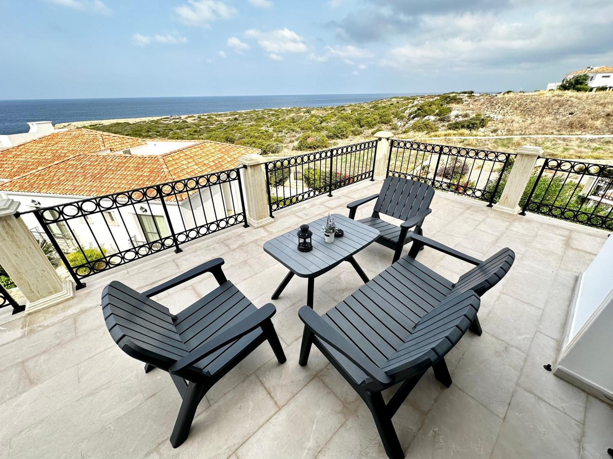 Carrington Holidays Kyrenia  Exterior foto